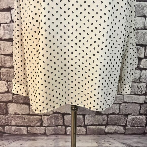 Talbots Ivory & Black V-Neck Polka Dot Blouse Size 2XP - Picture 3 of 9